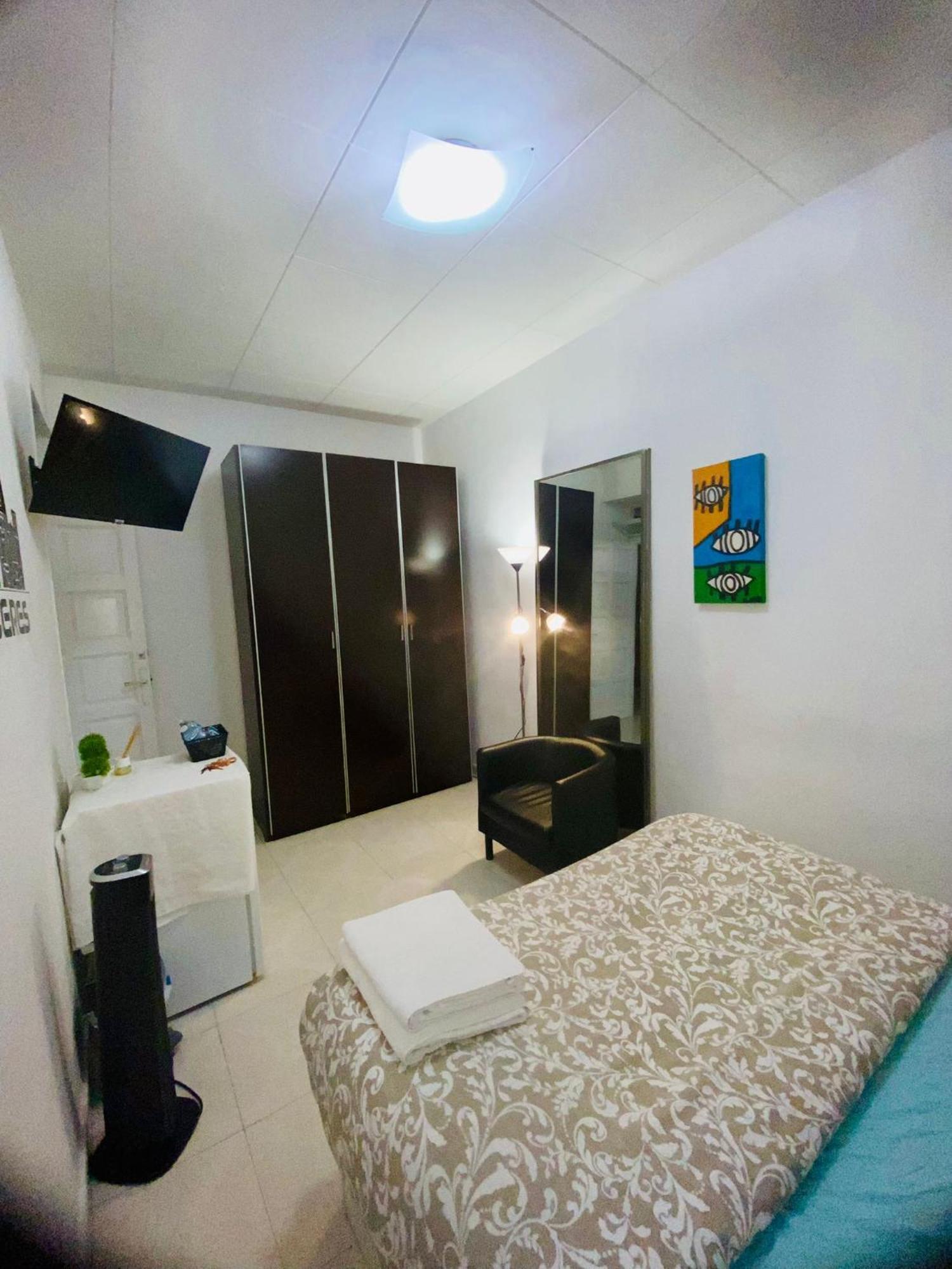 Habitación en centro de Barcelona Exterior foto